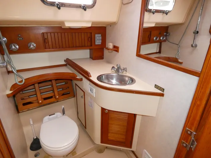 Patriot Yacht Photos Pics 