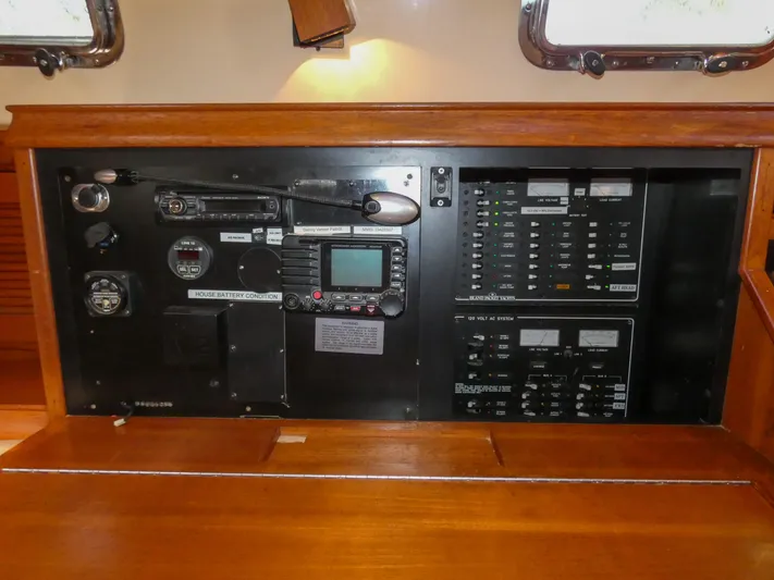 Patriot Yacht Photos Pics 