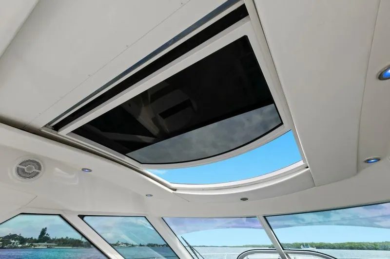 No Name Yacht Photos Pics Helm Sunroof