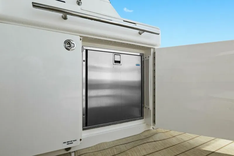 No Name Yacht Photos Pics Cockpit