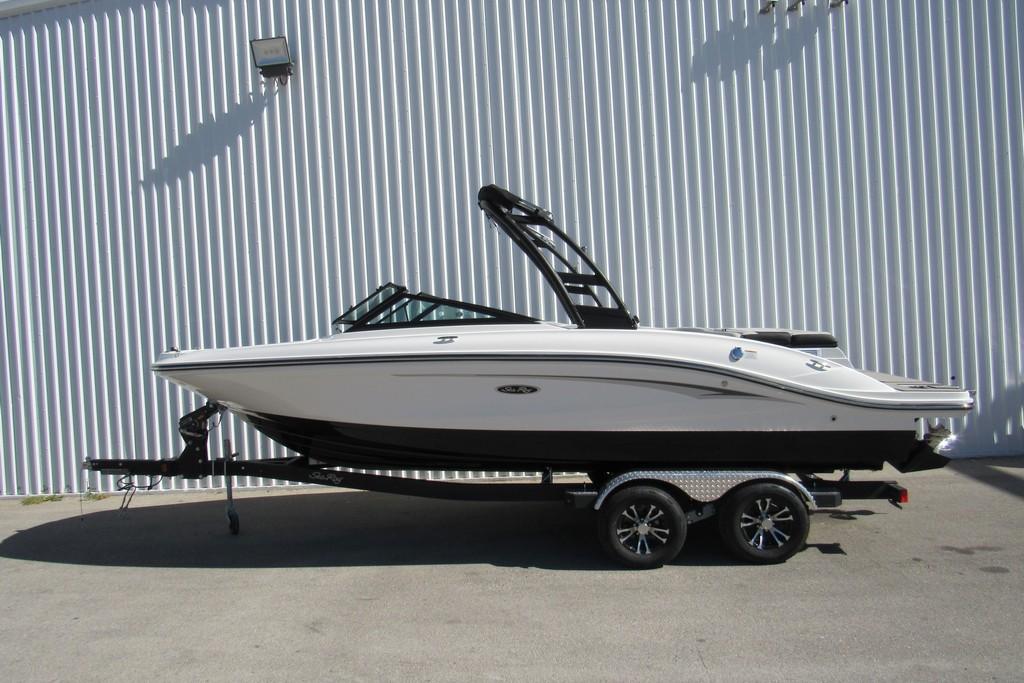 2023 Sea Ray SPX 210