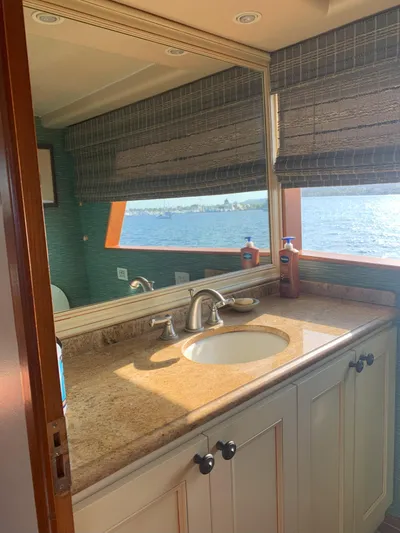 Ave Marina Yacht Photos Pics 