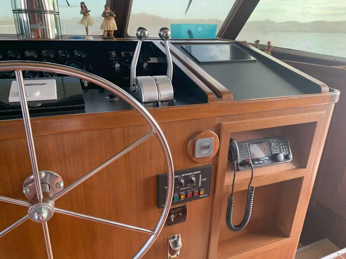 Ave Marina Yacht Photos Pics 