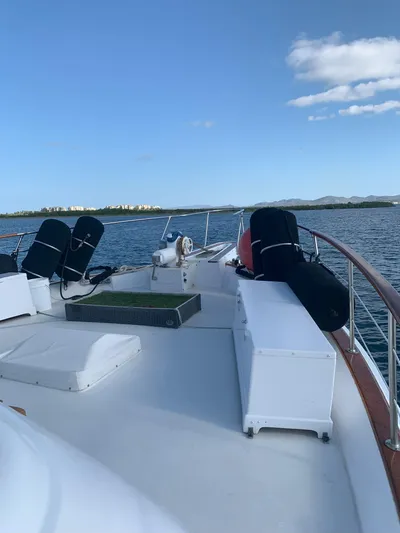 Ave Marina Yacht Photos Pics 