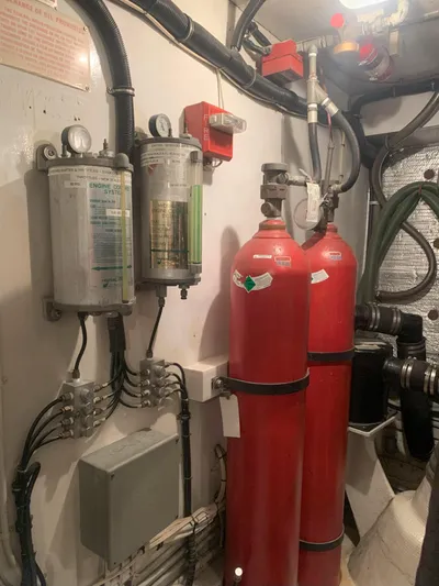 Ave Marina Yacht Photos Pics 