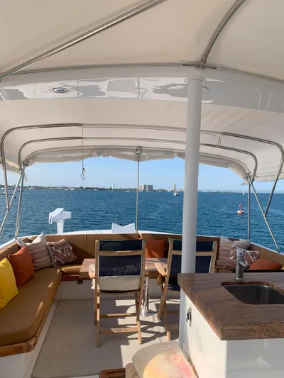 Ave Marina Yacht Photos Pics 