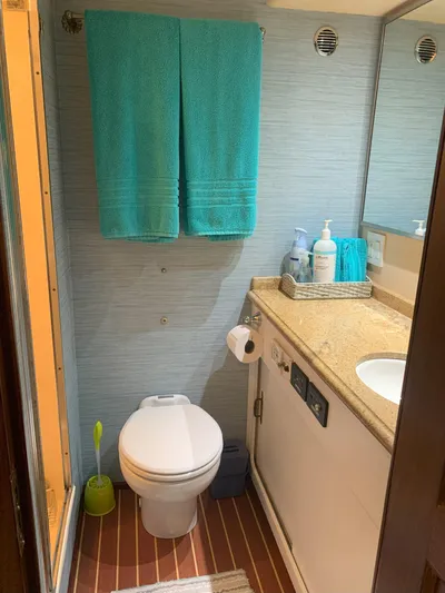 Ave Marina Yacht Photos Pics 