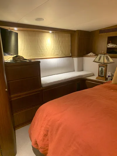 Ave Marina Yacht Photos Pics 