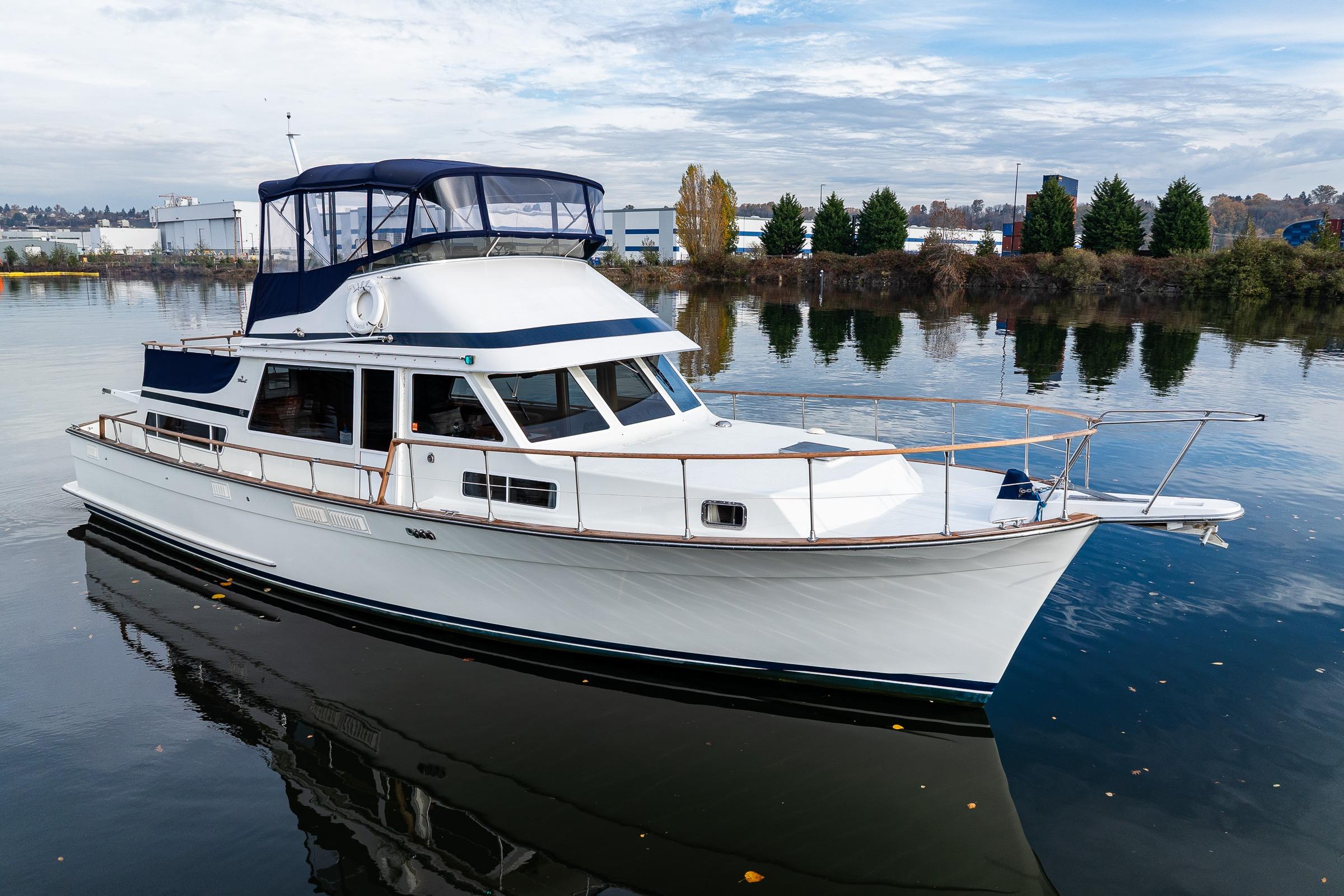 1991 Tollycraft 48 Cockpit Motor Yacht