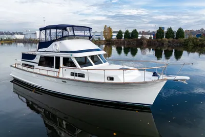 1991 Tollycraft 48 Cockpit Motor Yacht
