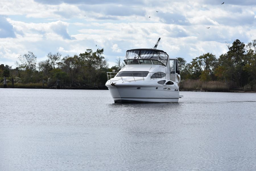 2007 Cruisers Yachts 395 Motoryacht