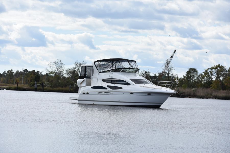 2007 Cruisers Yachts 395 Motoryacht
