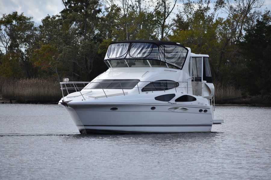 2007 Cruisers Yachts 395 Motoryacht
