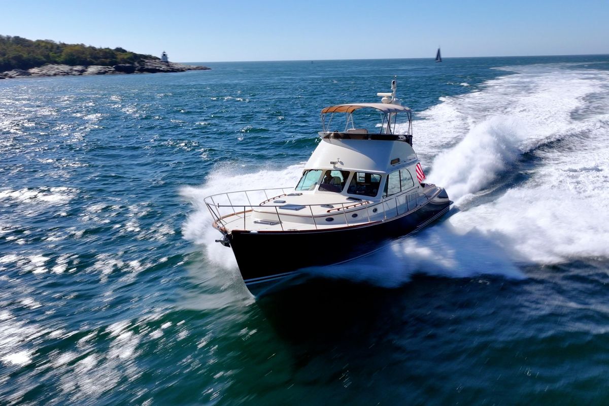 2013 Hinckley 48 
