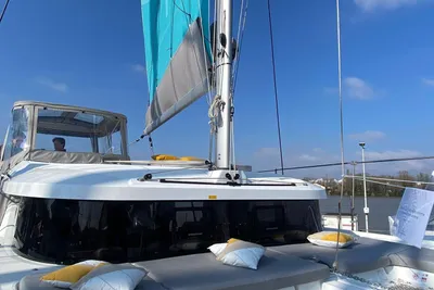 2025 Lagoon 38
