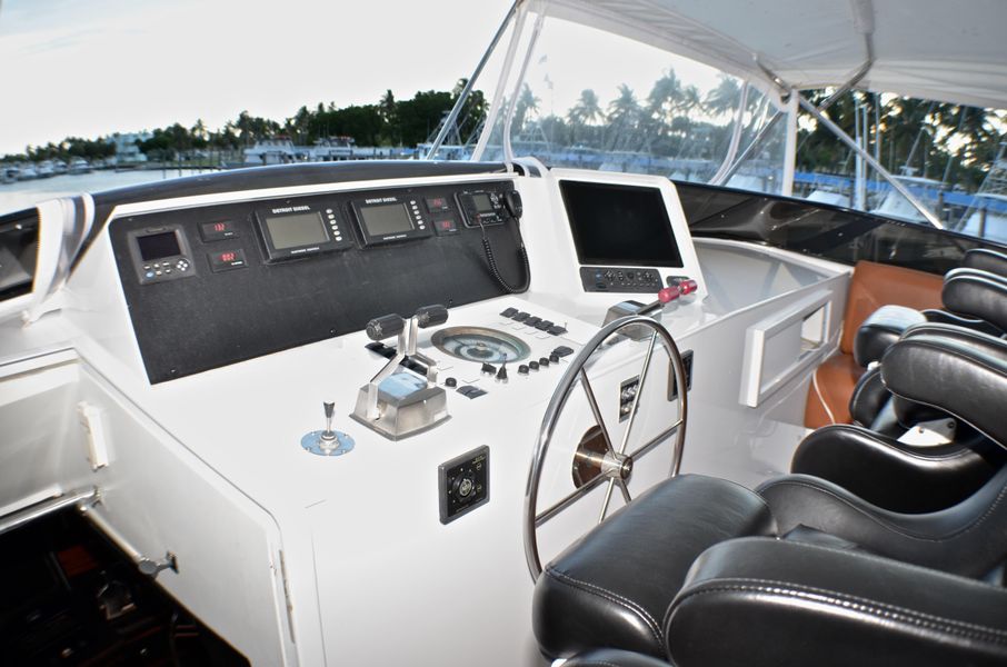 1990 Broward Raised Bridge Motor Yacht