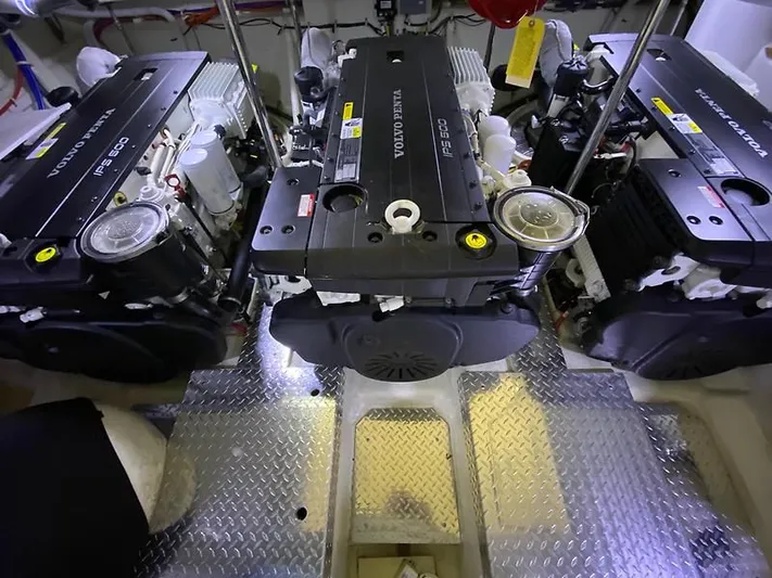 Inconseavable Yacht Photos Pics Volvo Penta IPS 500 engines in 2014 Marquis 500 Sport Bridge.