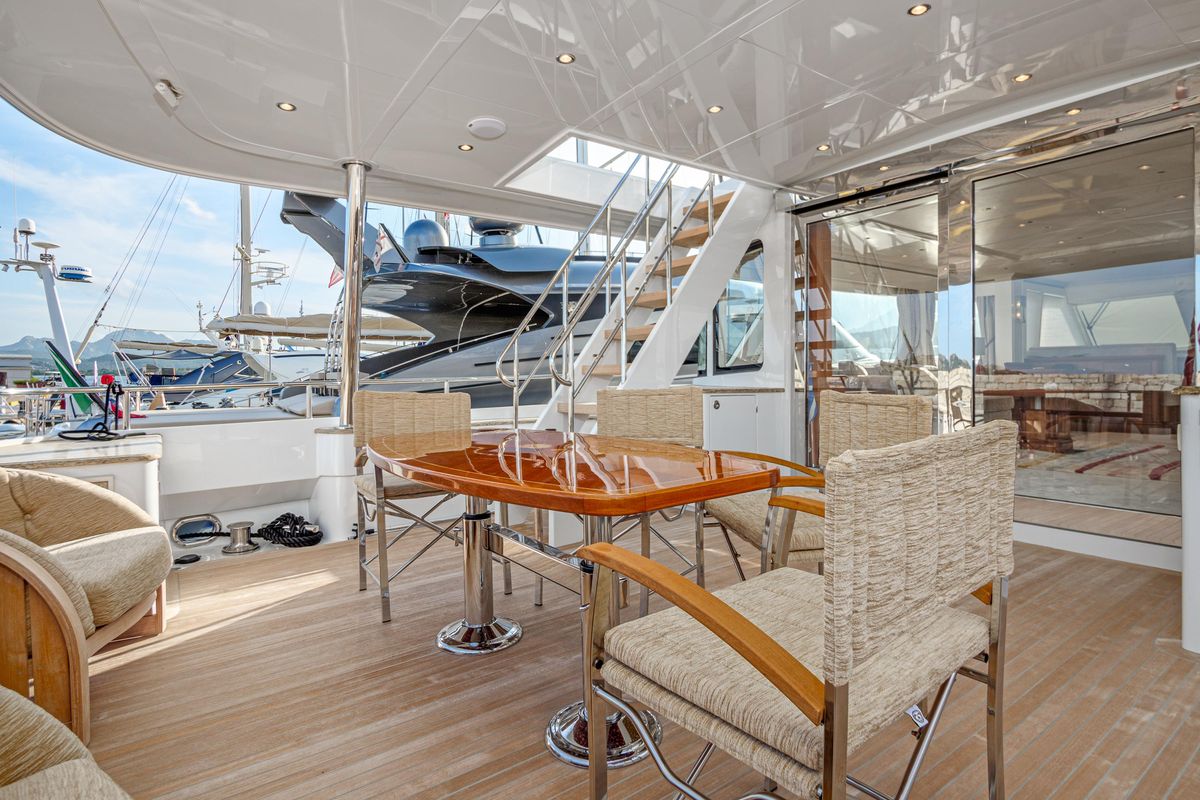 2019 Hunt Yachts 76 