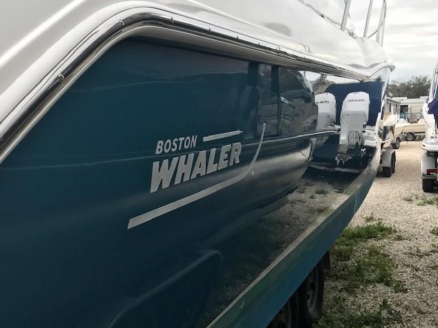 2018 Boston Whaler 345 Conquest
