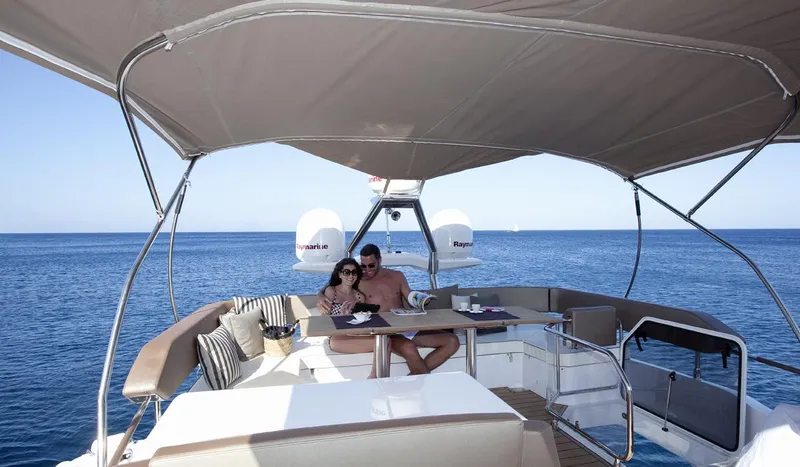  Yacht Photos Pics Manufacturer Provided Image