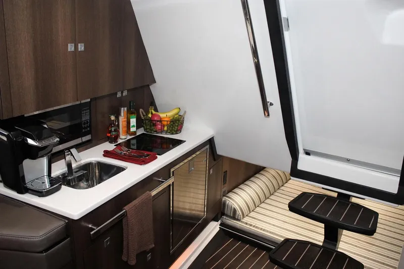  Yacht Photos Pics Manufacturer Provided Image