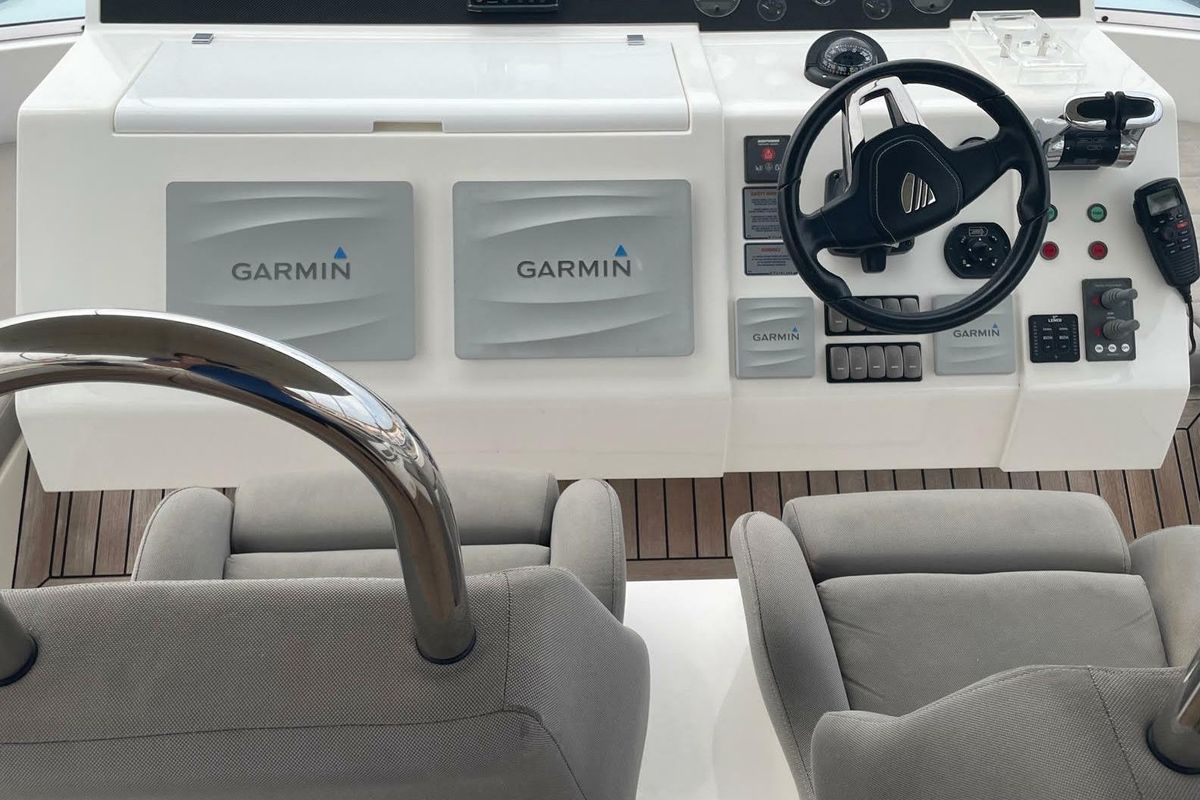 2015 Fairline 67