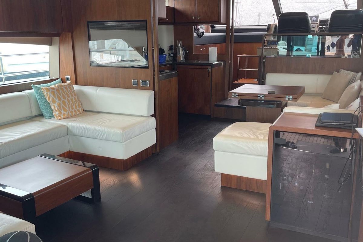 2015 Fairline 67
