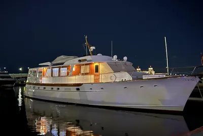Trumpy 72 Houseboat