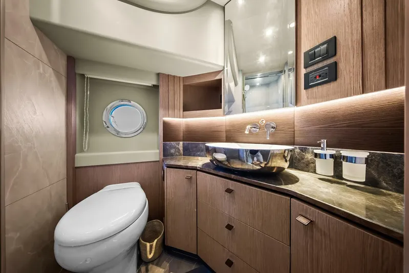 Dolce Far Niente Yacht Photos Pics 2025 Absolute Navetta 53 - Head