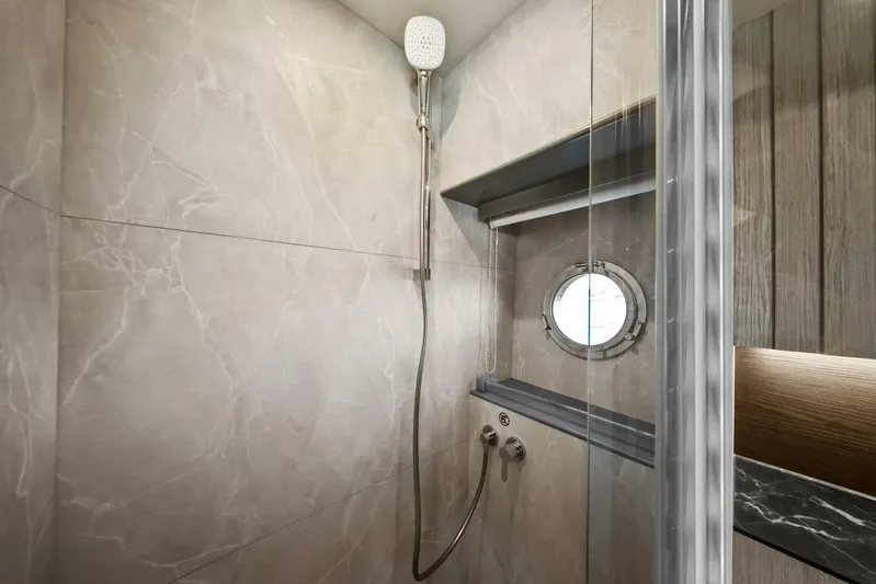 Dolce Far Niente Yacht Photos Pics 2025 Absolute Navetta 53 - Head