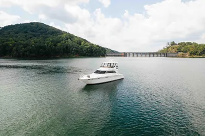 Sea Ray 480 Sedan Bridge