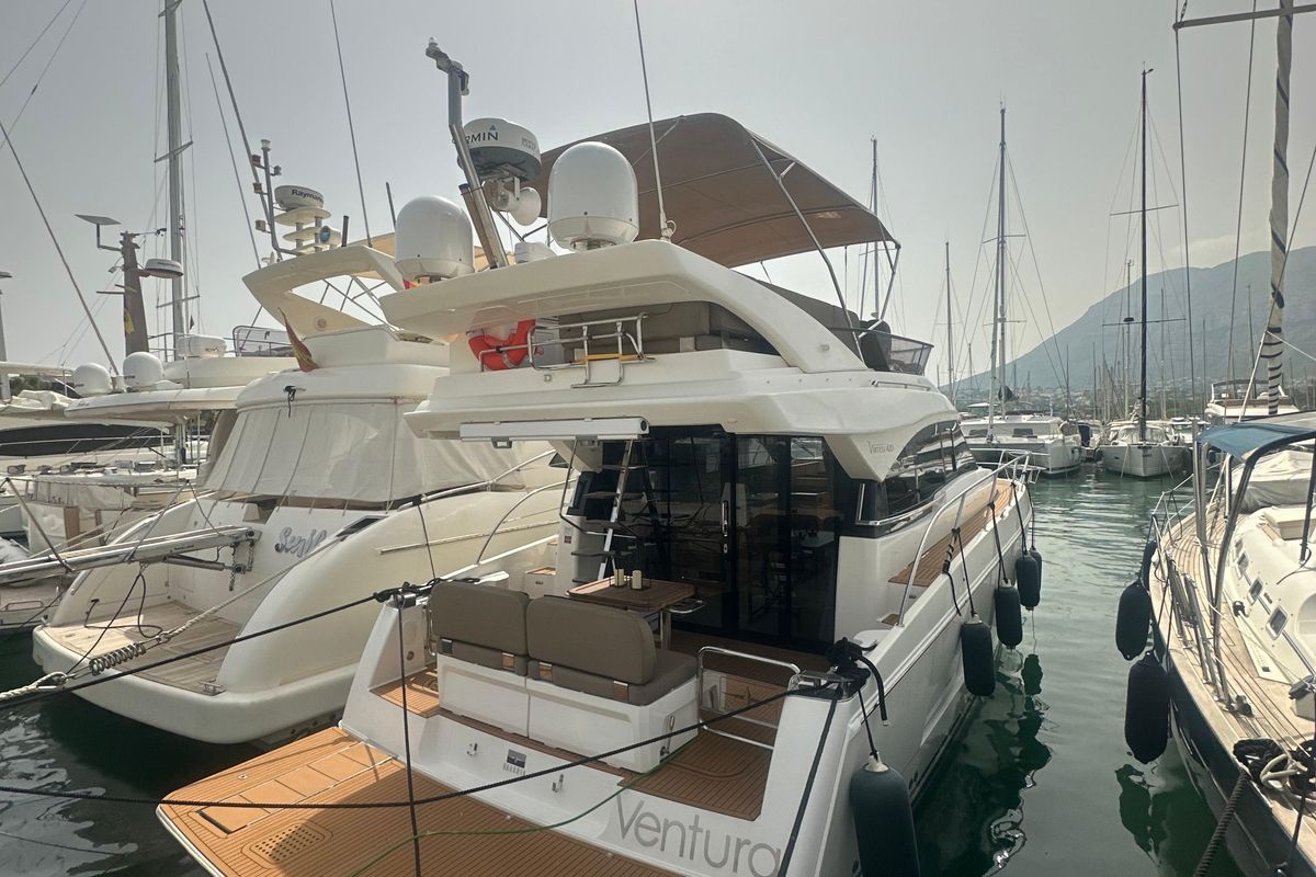2014 Bavaria 44 