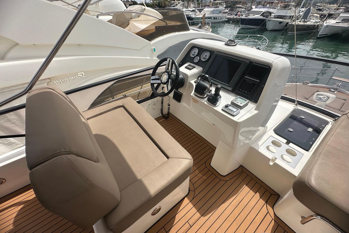 2014 Bavaria 44 