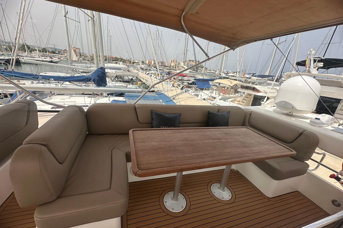 2014 Bavaria 44 