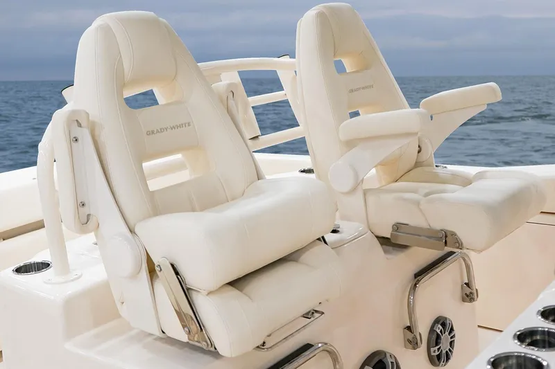  Yacht Photos Pics Manufacturer Provided Image