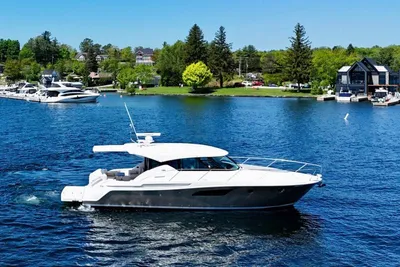 Tiara Yachts C44 Coupe