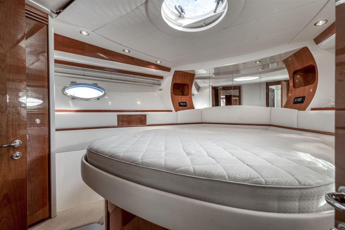 2006 Pershing 49 