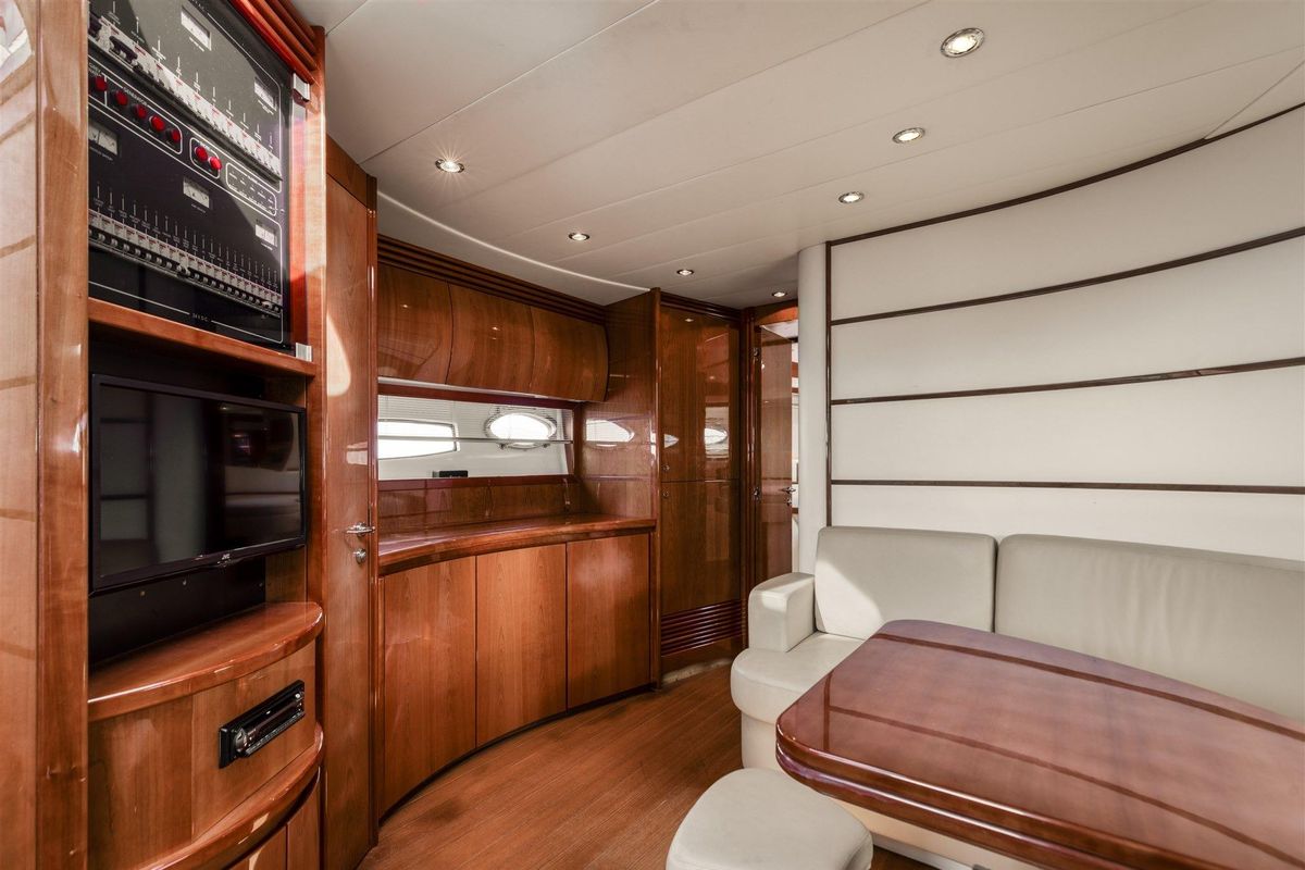 2006 Pershing 49 