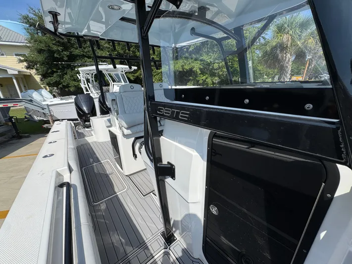  Yacht Photos Pics 2022 Fountain 38TE boat interior with sleek design and modern features.