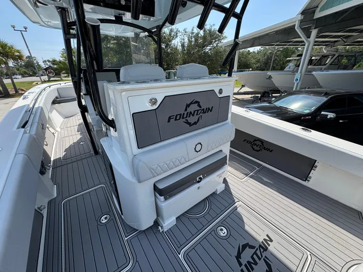  Yacht Photos Pics 2022 Fountain 38TE boat interior with sleek design and modern features.