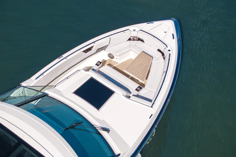 No Name Yacht Photos Pics 2022 Formula 500 Super Sport Crossover boat, aerial view of deck and seating area.