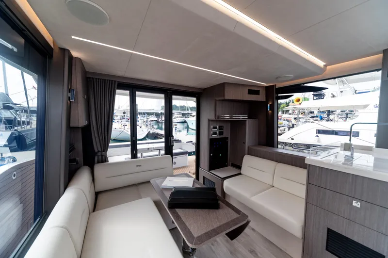 Grit Yacht Photos Pics 