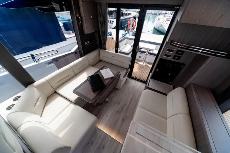 Grit Yacht Photos Pics 