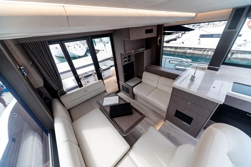 Grit Yacht Photos Pics 