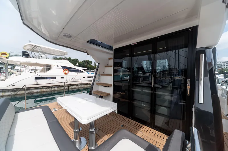 Grit Yacht Photos Pics 