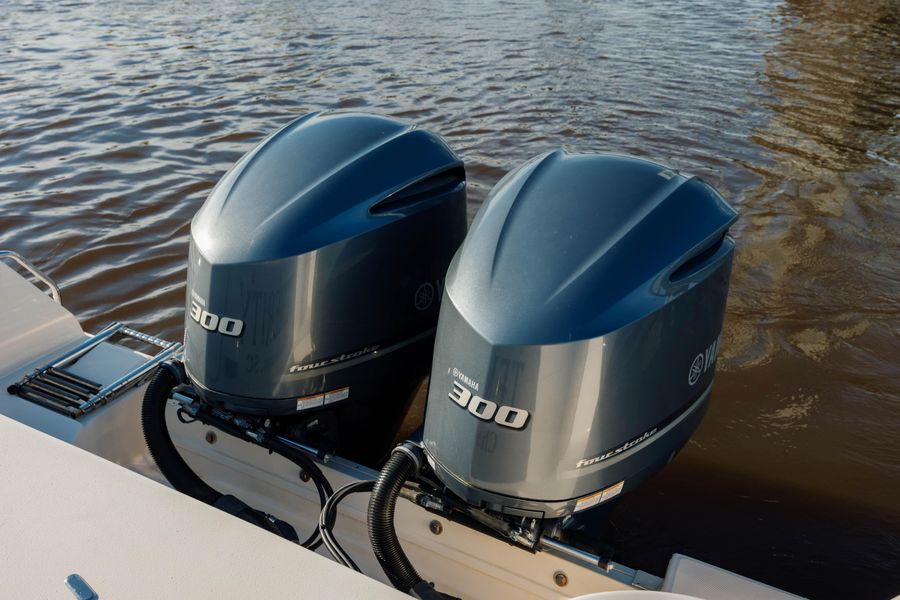 2018 Grady-White Freedom 285