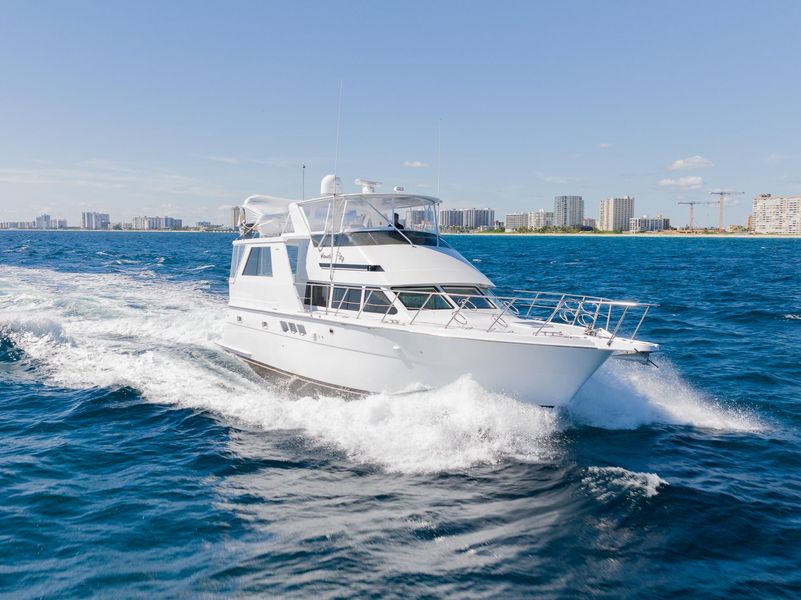 1999 Hatteras 52 Sport Deck Motor Yacht