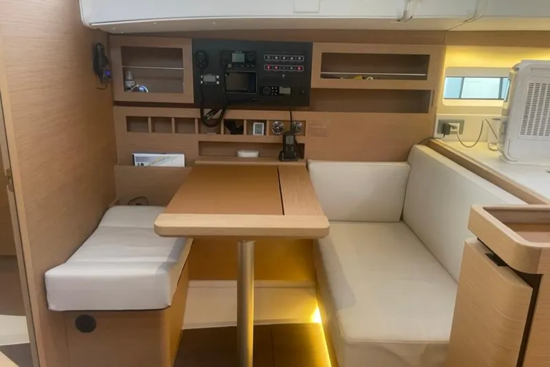 Atticus Yacht Photos Pics Nav Station