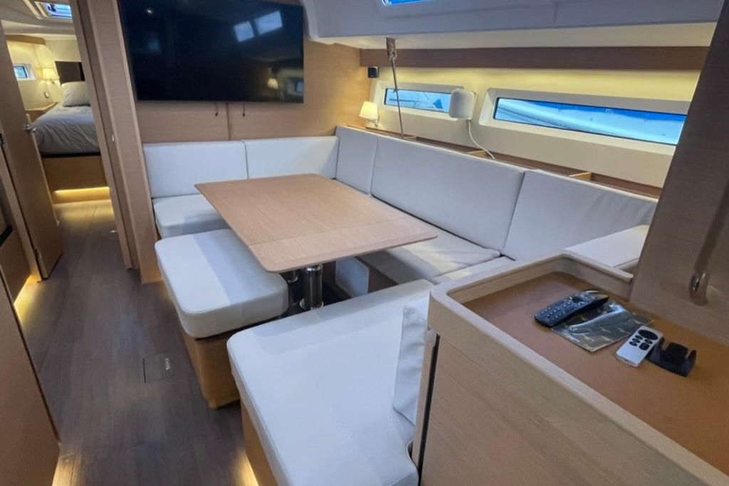 2022 Jeanneau 48 