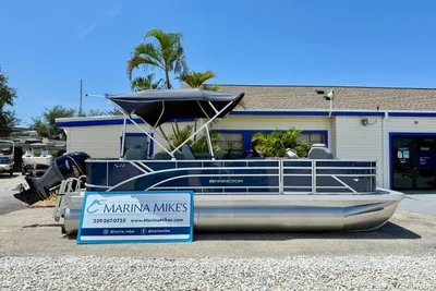 Bennington 22 SF SPS